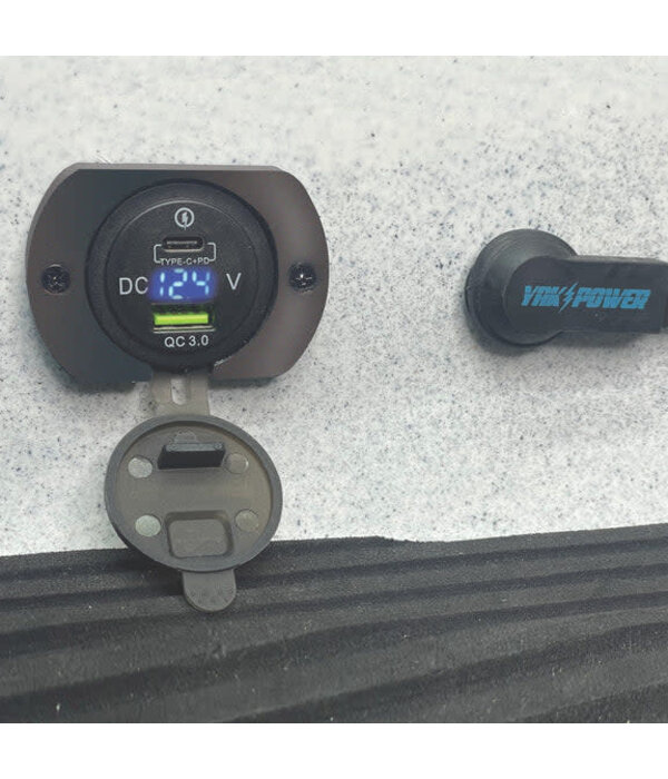 YakPower Dual USB-C And USB QC3.0 Fast Charging Port With Voltmeter