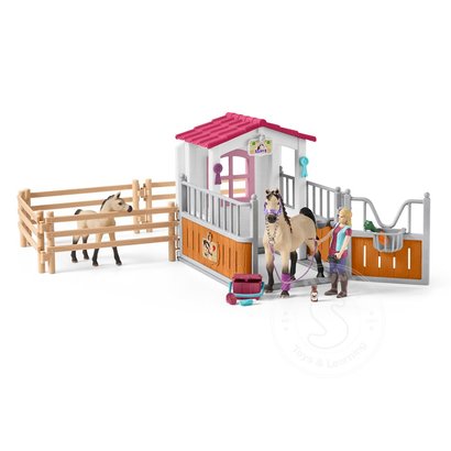 Schleich Schleich Horse Stall with Arab Horses and Groom