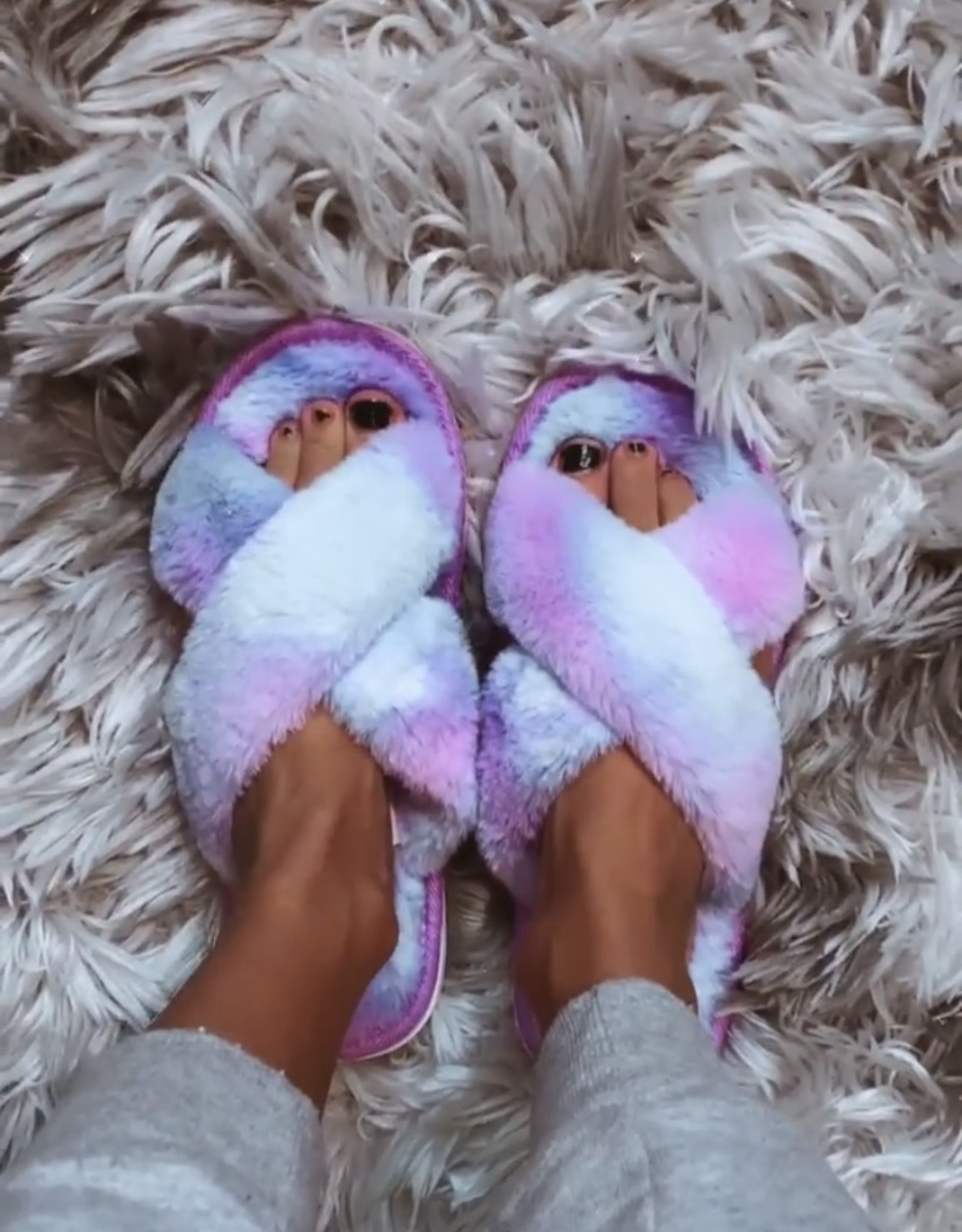 fur slippers pink