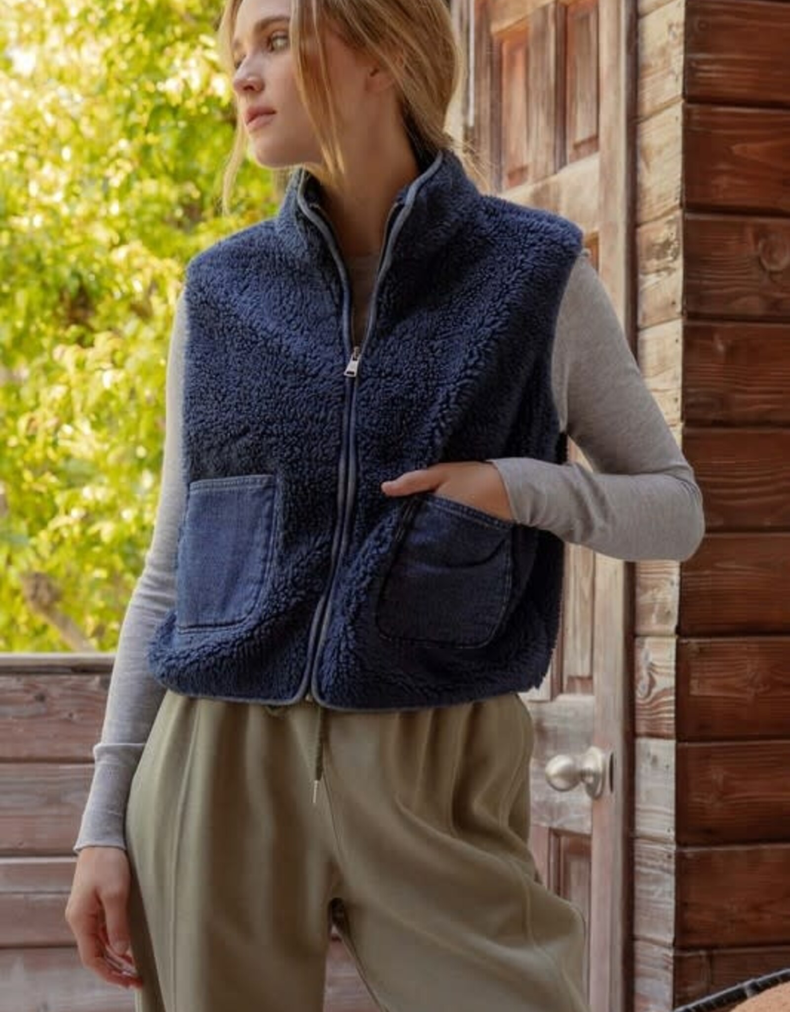 TLC FLEECE ZIP UP VEST WITH POCKETS