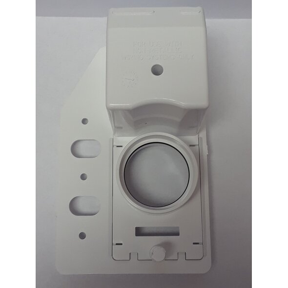 BEAM Hayden Dual Voltage Stud Mounting Bracket W/ Stationary Back Plate
