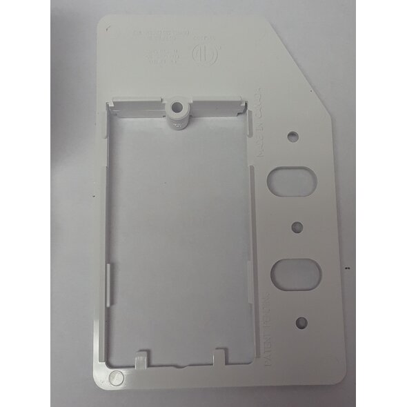 BEAM Hayden Dual Voltage Stud Mounting Bracket W/ Stationary Back Plate
