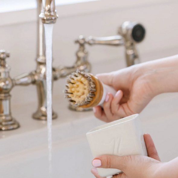 Nellie's Nellie's Forever Brush White Handle