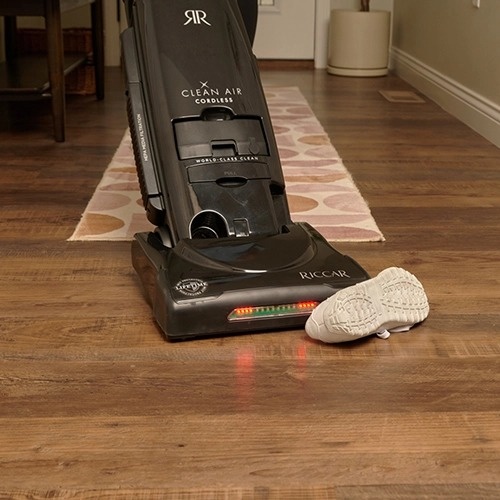 Riccar R27CV cordless upright vacuum brushroll and nozzle feature
