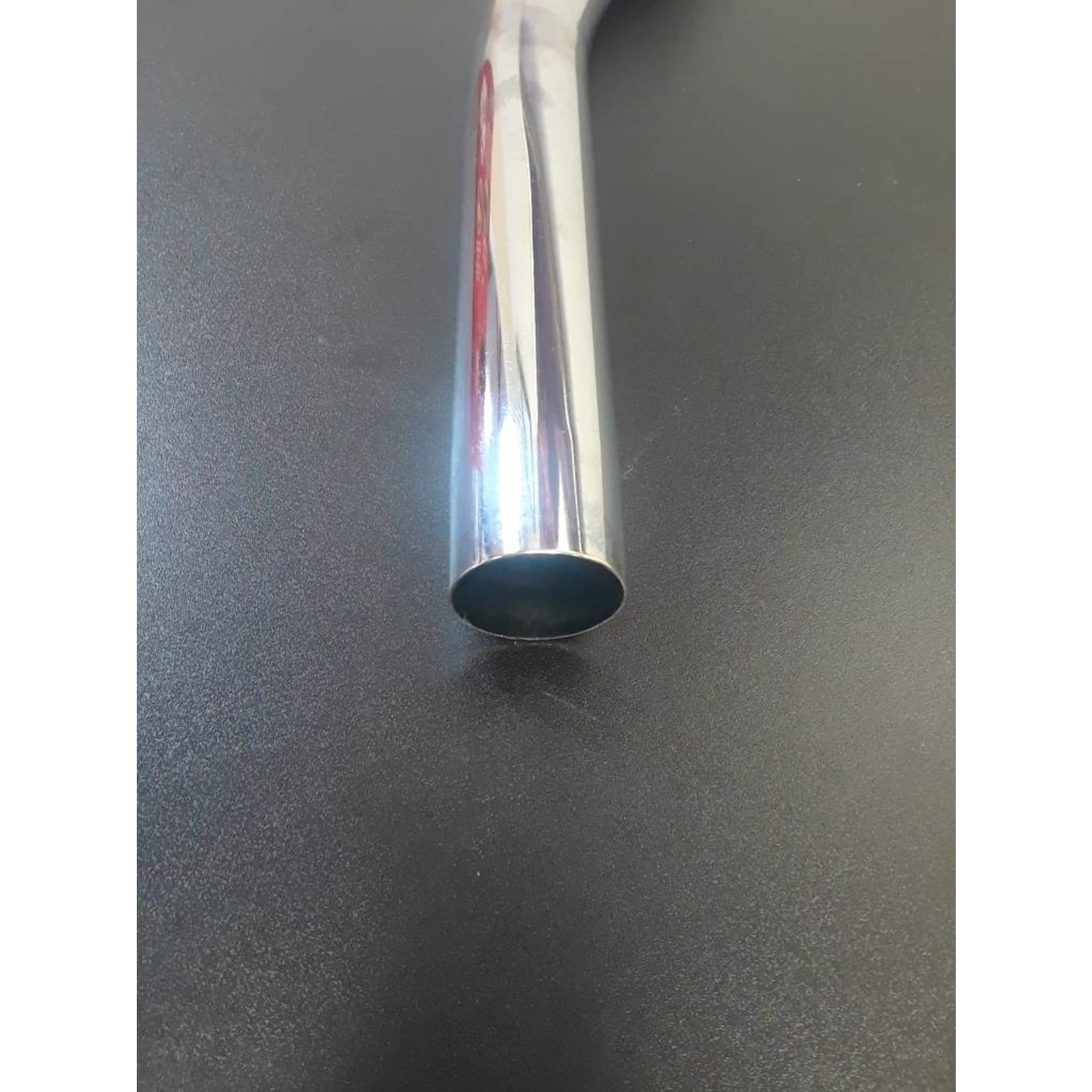 Central Vacuum 1-1/4" Curved Hose End w/ Button - No Swivel
