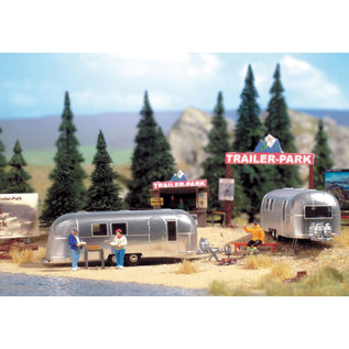 Walthers 949-2902 Camp Site w/Trailers & Accessories Kit