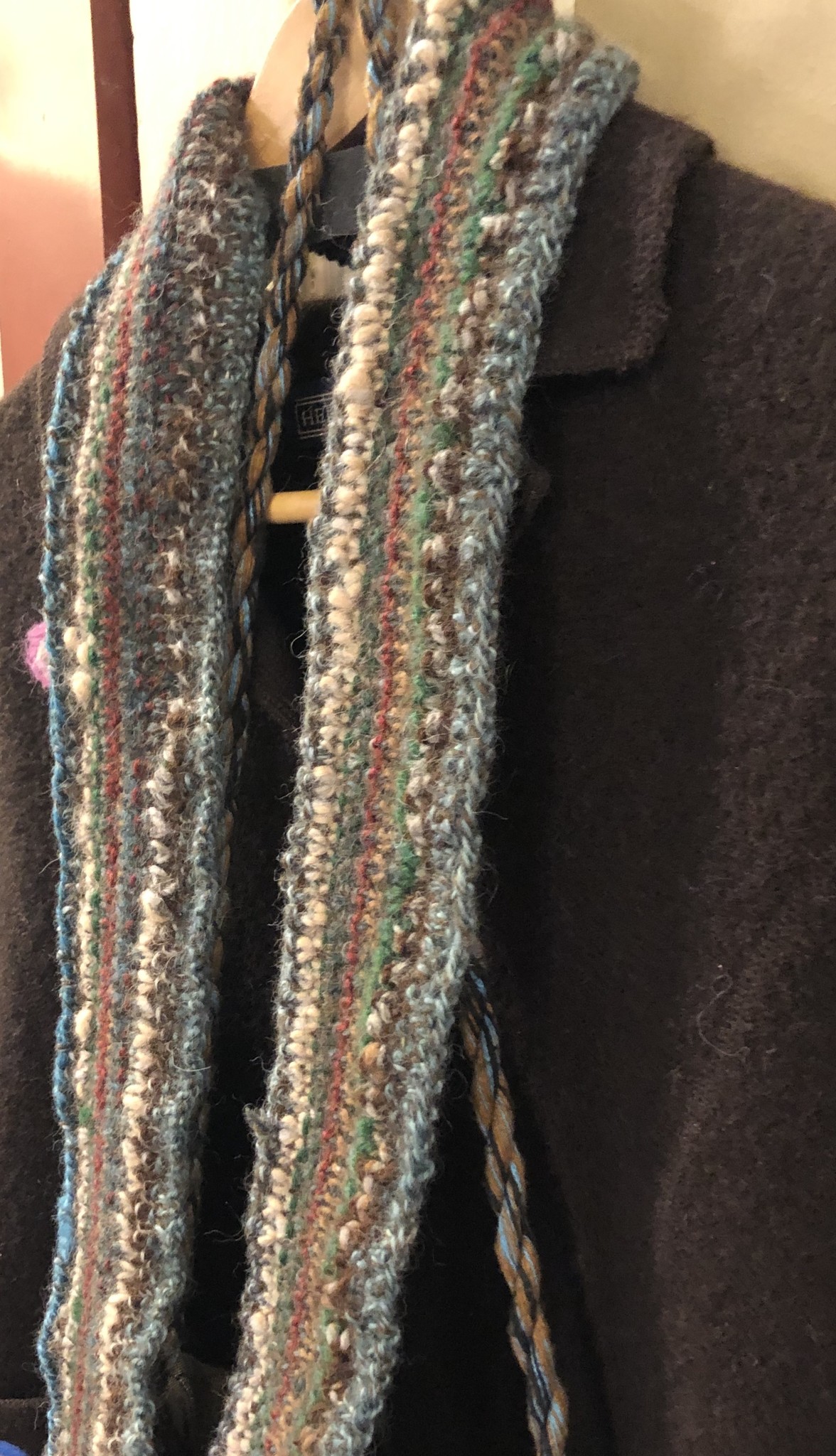 Fringed handknit scarf