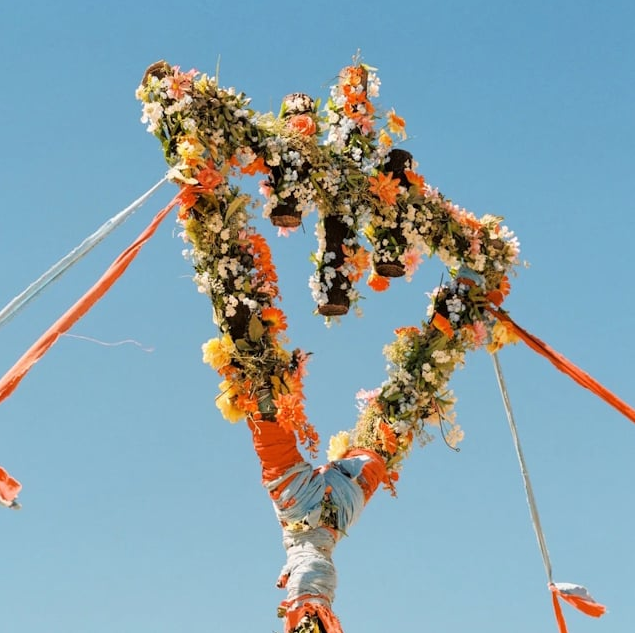 Devil Wears Prada - Flowers (Yellow)