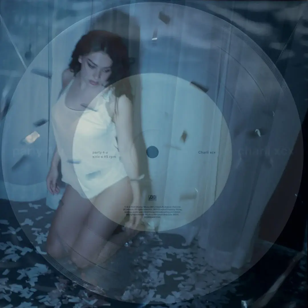Charli XCX - party 4 u (Clear)