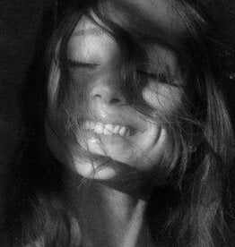 Ariana Grande – Petal (Pearly White)