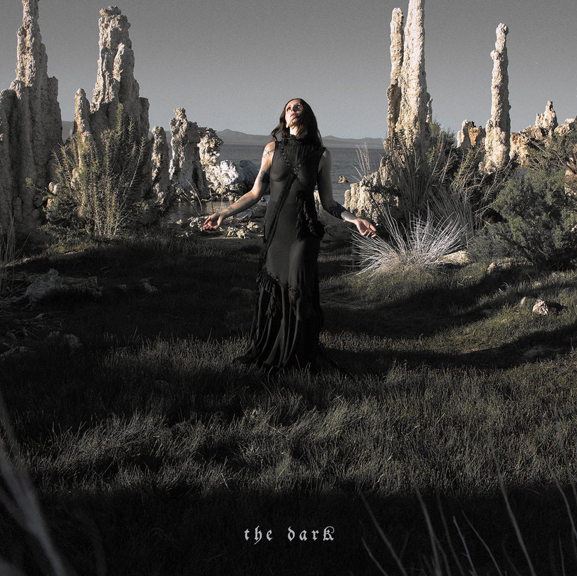 Chelsea Wolfe – The Dark (Grass Green)