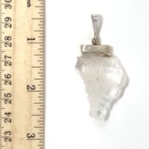 Faden Quartz Pendant 3