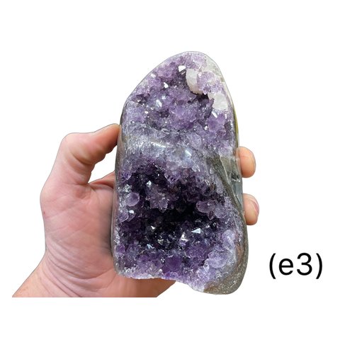 Amethyst -Standing Clusters/Cut Base (e3)