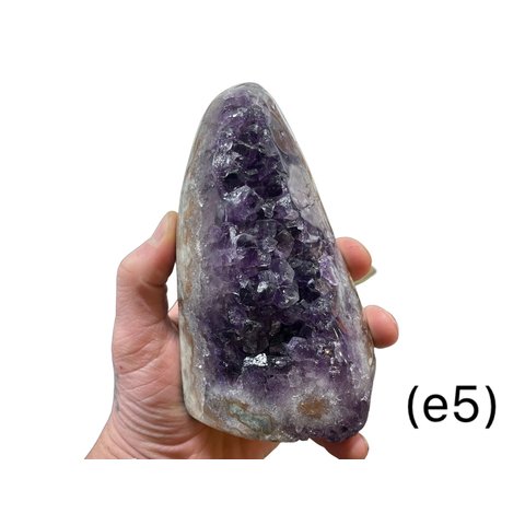 Amethyst -Standing Clusters/Cut Base (e5)