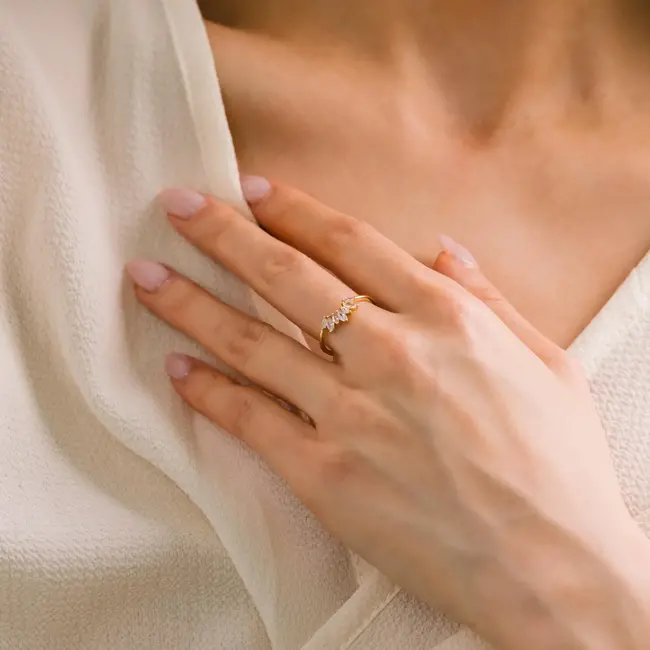 Lover’s Tempo Crown Ring - Clear