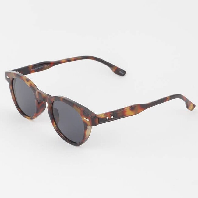 Holly - Simple Modern Round Sunglasses
