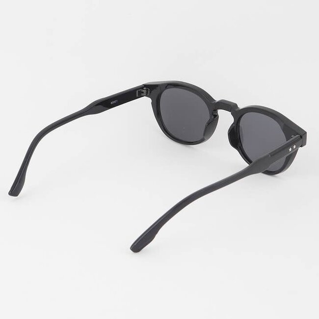 Holly - Simple Modern Round Sunglasses