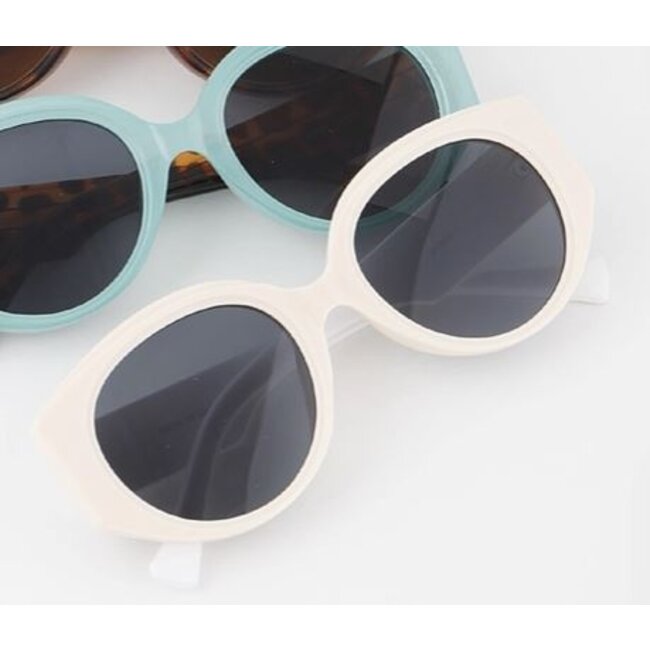 Mona - Round  Sunglasses