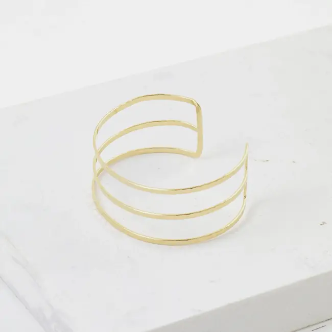 Lover’s Tempo Sayla Hammered Bangle