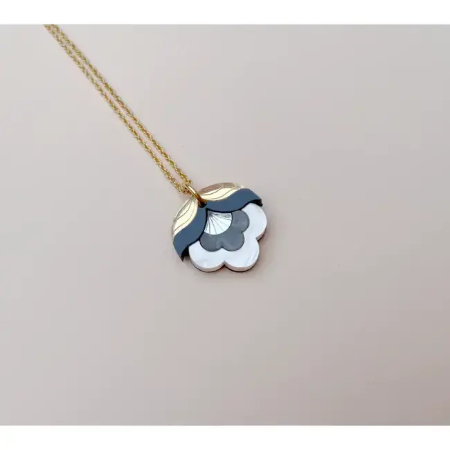Rosa Pietsch Anna Retro Flower Mini Pendant: Metallic