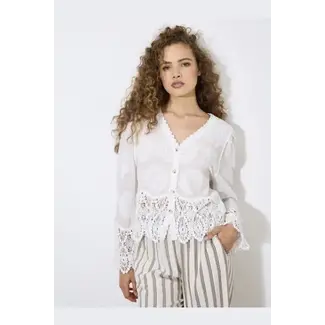 Apricot Embroidered Daisies & Guipure Lace Hem Top