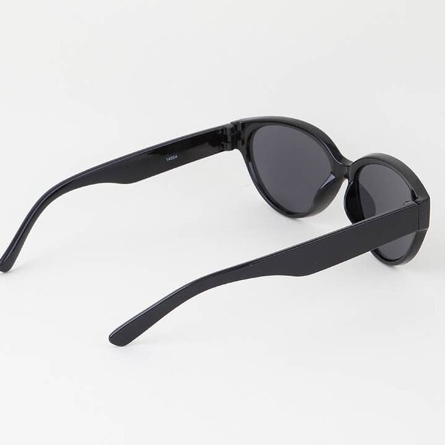 Chelsea - Bright Round Cat Eye