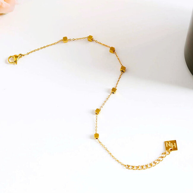 Hackney Nine Effie Square Bead Bracelet - Gold