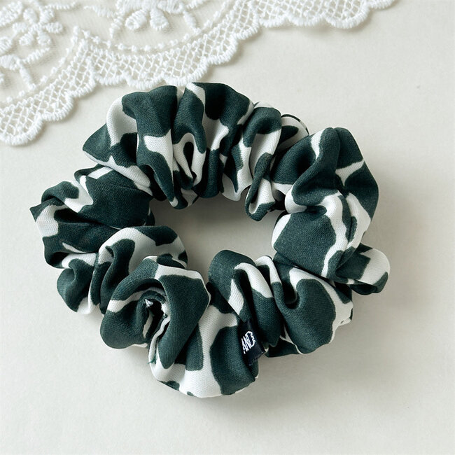 E&S Accessories Giraffe Print Scrunchie (more colours)