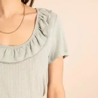 Ruffled collar T-shirt in Green
