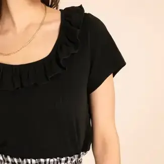 Ruffled collar T-shirt in Black
