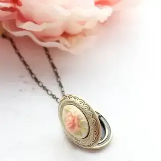 A Pocket of Posies Cameo Photo Locket Necklace - Peach Rose
