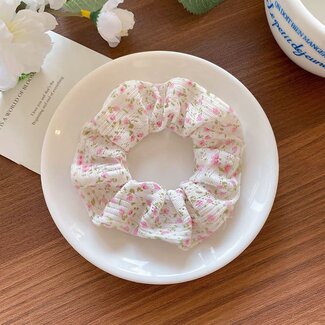 E&S Accessories White and Pink Floral Scrunchie