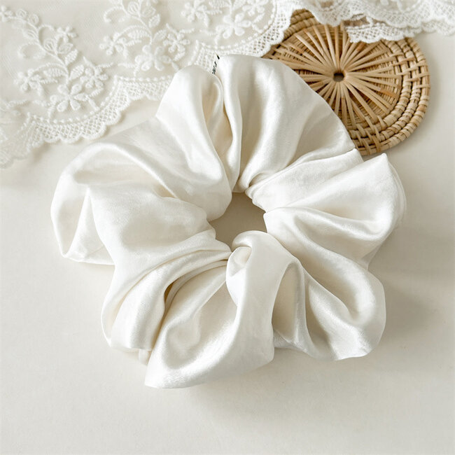 E&S Accessories Silky Scrunchie (more colours)