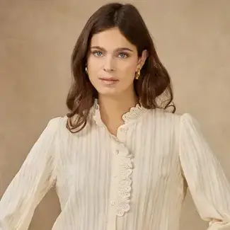 Cotton blouse With Ruffled English Embroidery