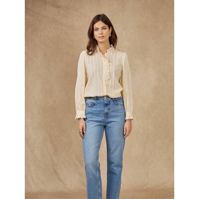 Cotton blouse With Ruffled English Embroidery