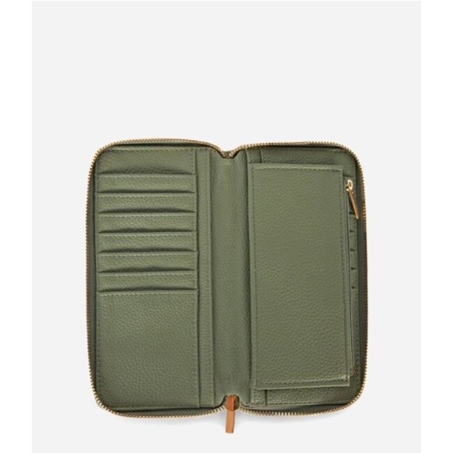 Matt & Nat Central - Grain Wallet in Olivine