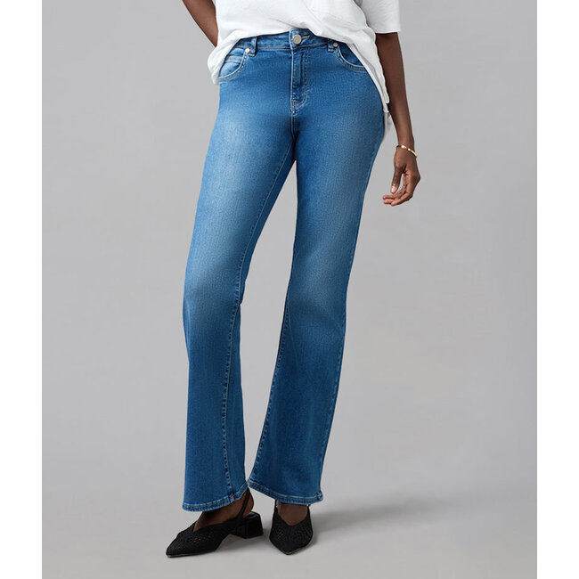 Lola jeans Billie-Morning Day Light - High Rise Bootcut Jeans - 31" Inseam