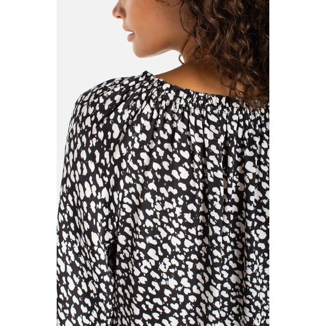 Liverpool Los Angeles Button Front Woven Top In Black Cream/Hearts