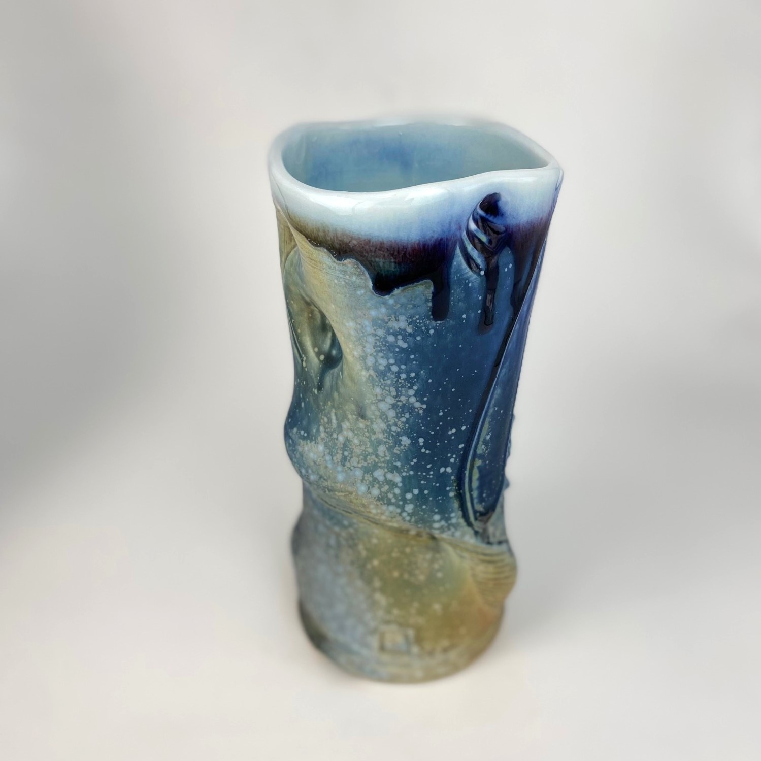 Tom Coleman Crystal Matte Flower Vase