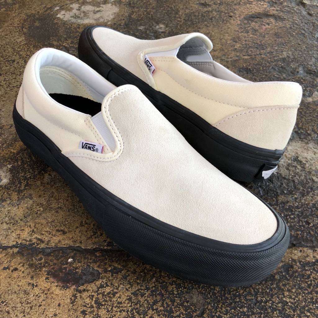 VANS SLIP ON PRO - CLASSIC WHITE/BLACK VANS SLIP ON PRO - CLASSIC WHITE/BLACK