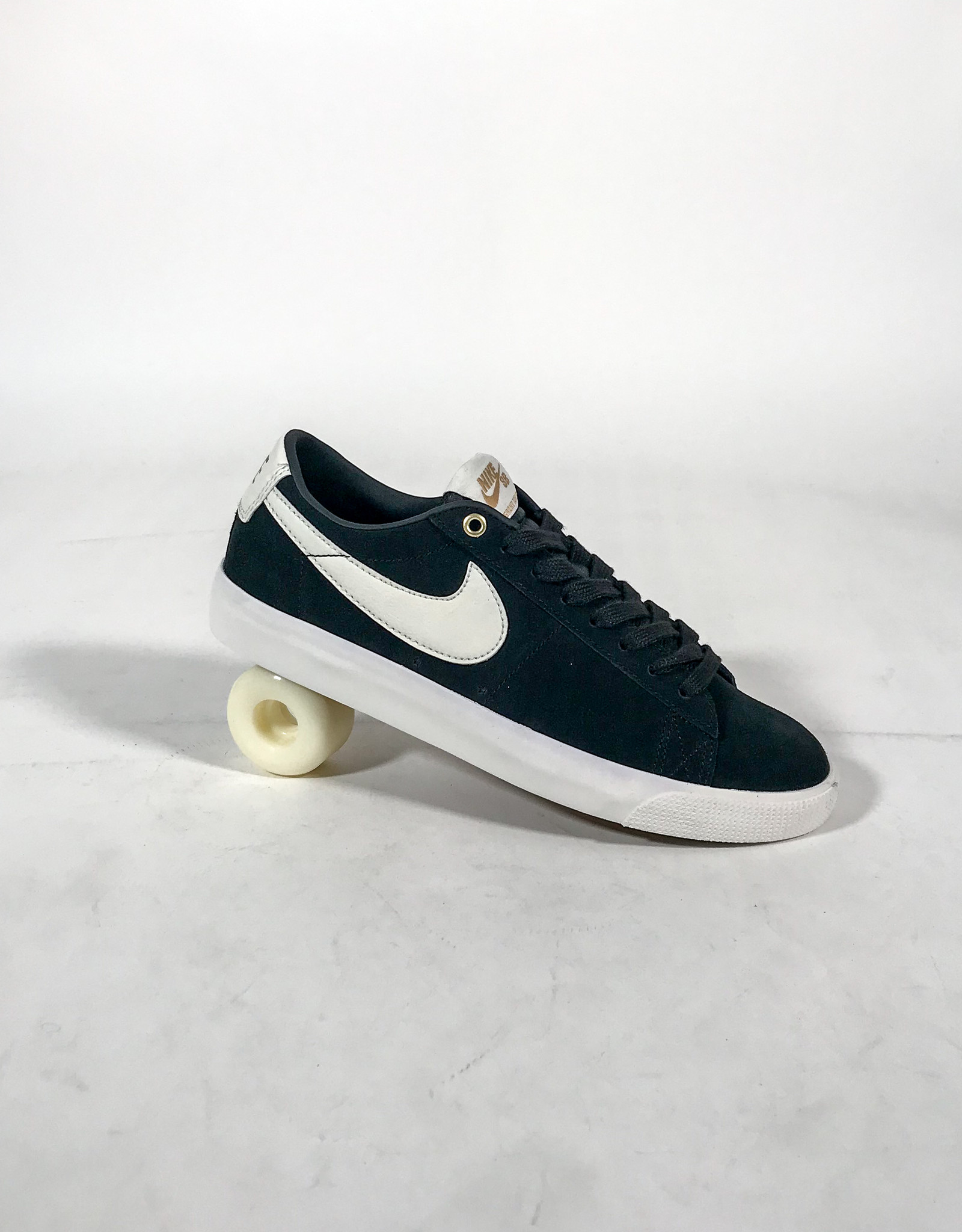 Nike Sb Zoom Blazer Low Gt Black Sail Kingswell