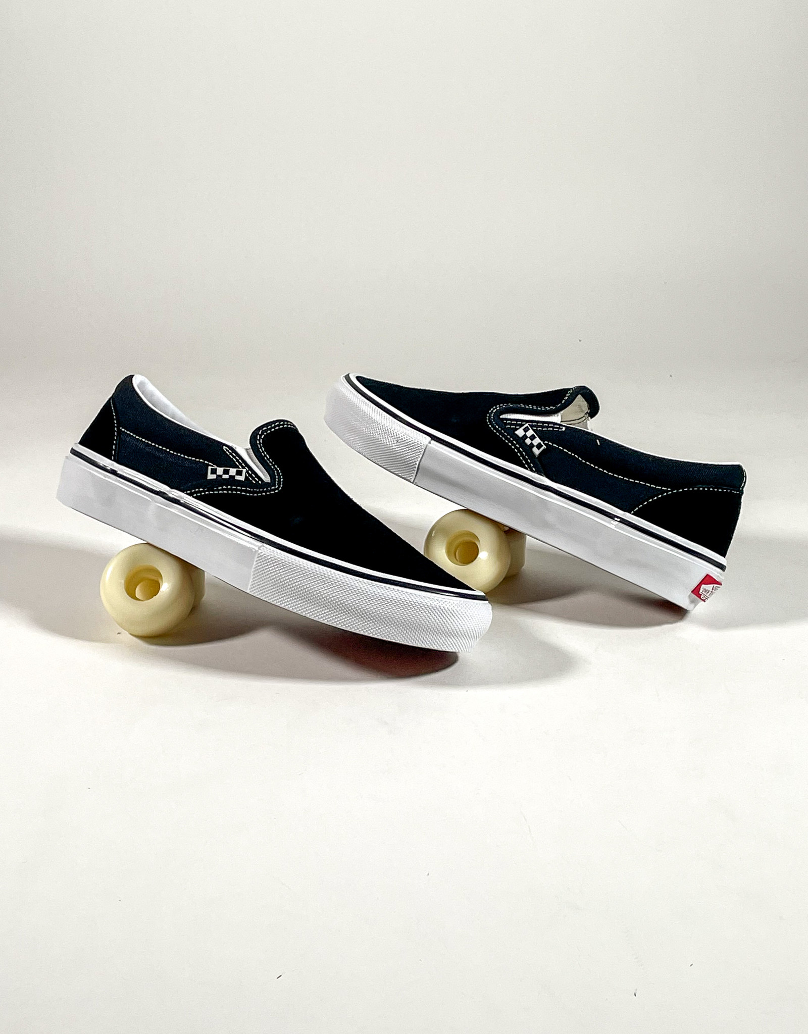 VANS SKATE SLIP ON - BLACK/WHITE - KINGSWELL - Los Feliz