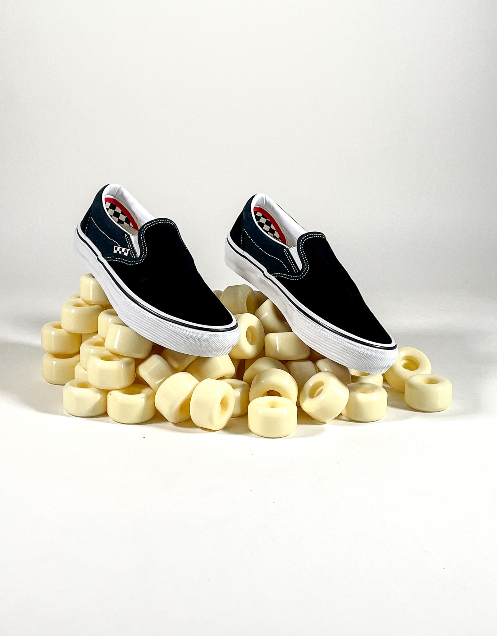 【新品未使用】US企画希少 27cm VANS SKATE SLIP ON US企画 新品 希少 27cm VANS SLIP ON all black - メルカリ