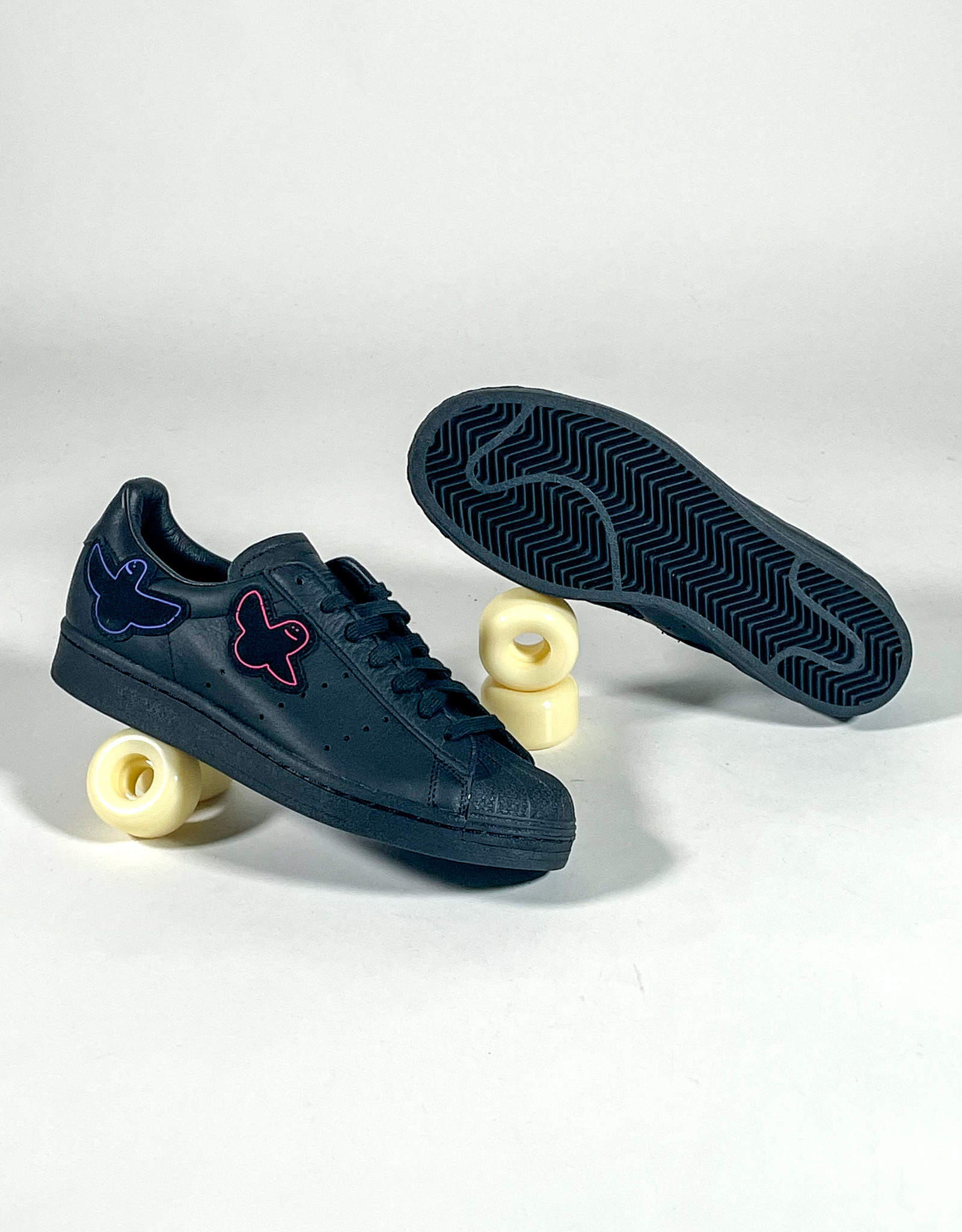 adidas superstar black core