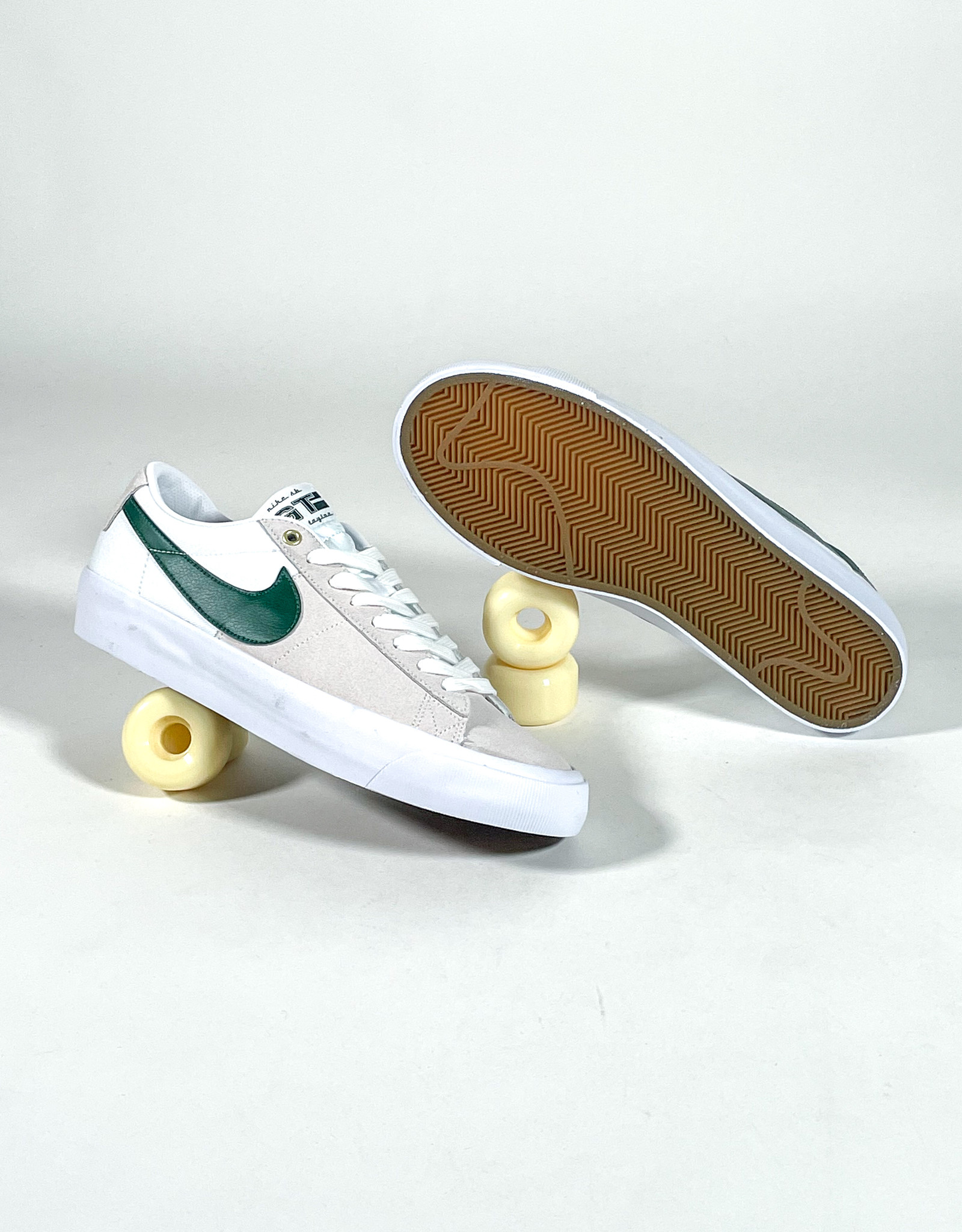 Nike Sb Zoom Blazer Low Pro Gt White Fir White Gum Light Brown Kingswell