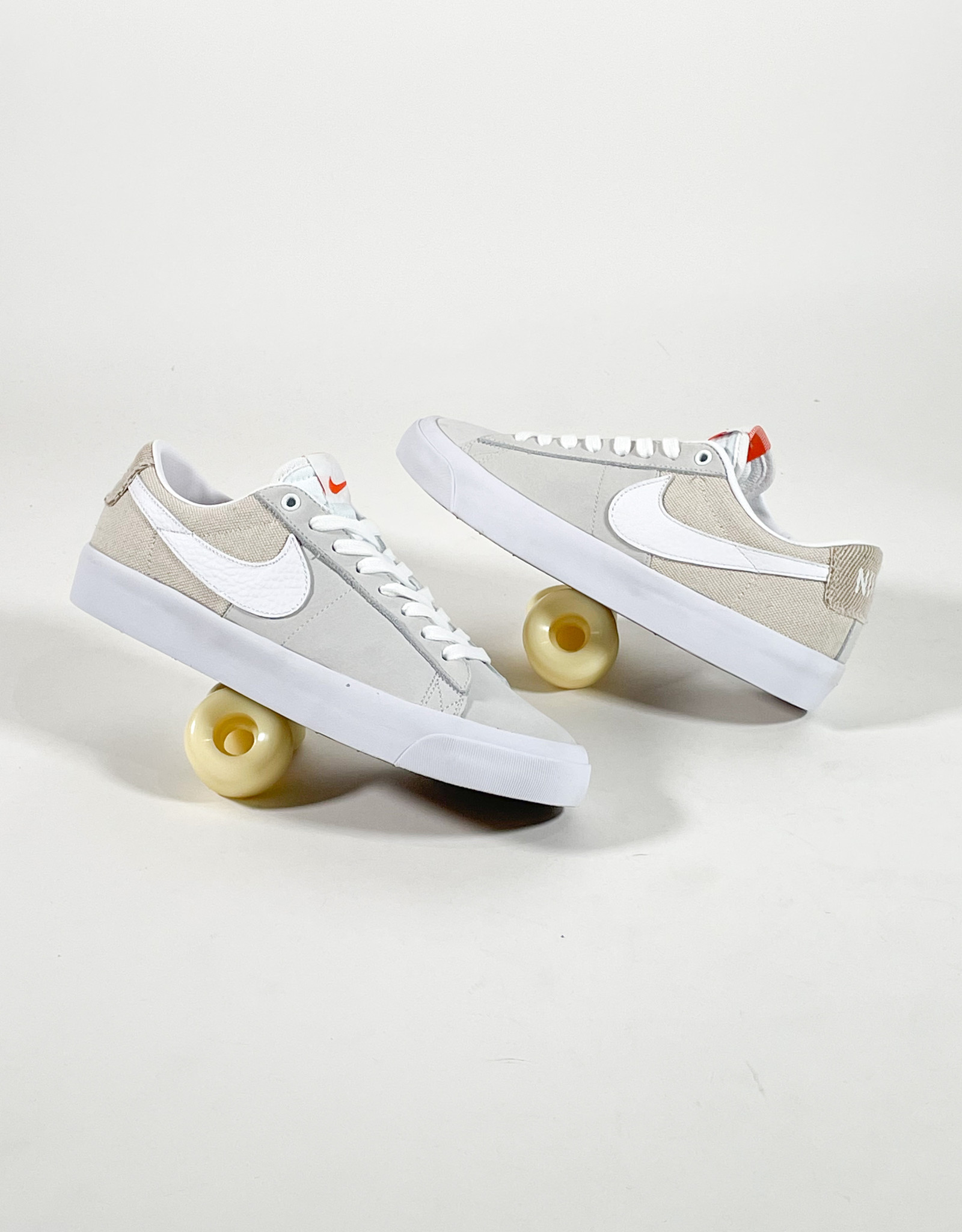 NIKE SB ZOOM BLAZER LOW PRO GT WHITE 