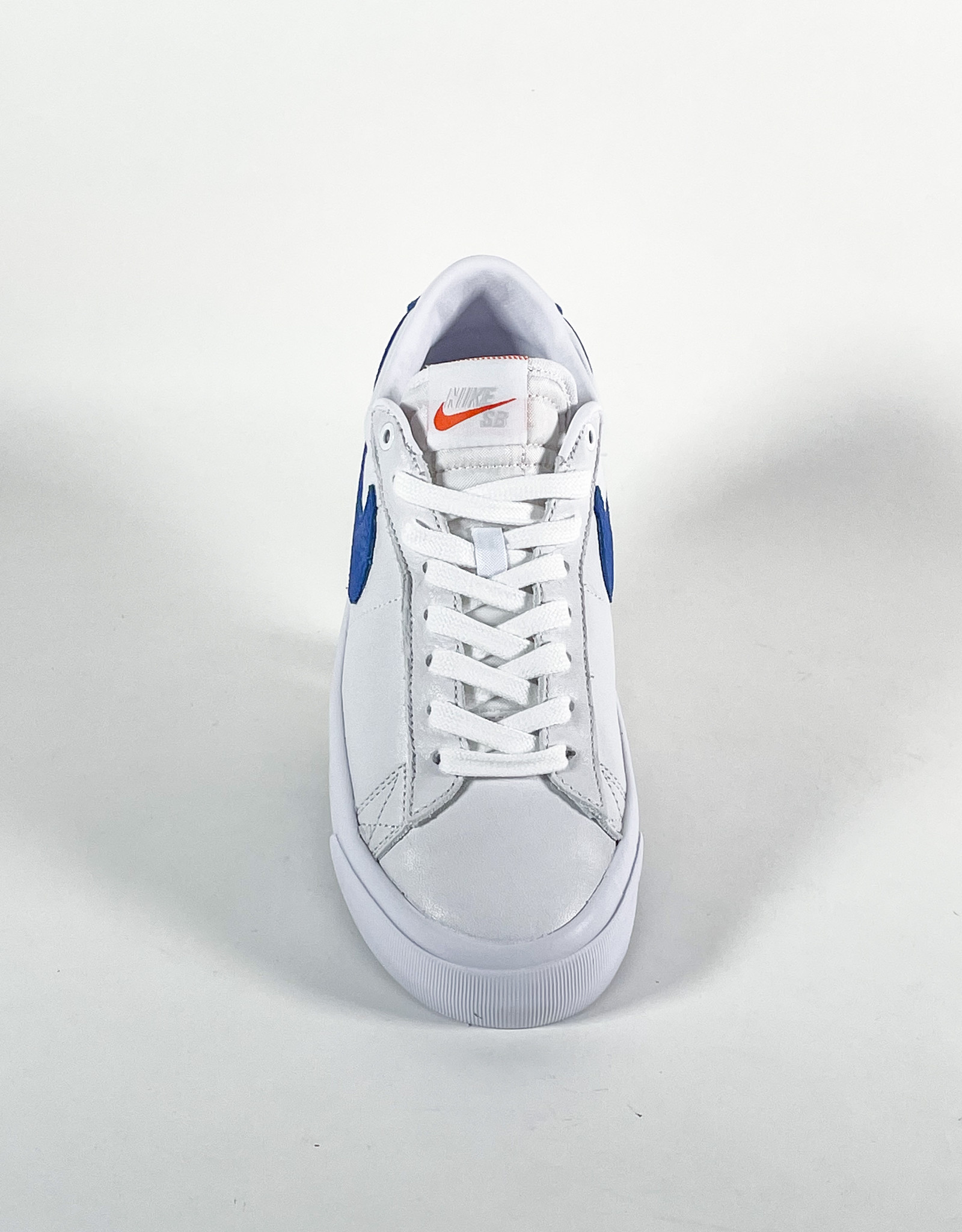 NIKE NIKE SB ZOOM BLAZER LOW PRO GT WHITE/VARSITY ROYAL-WHITE-VARSITY ROYAL