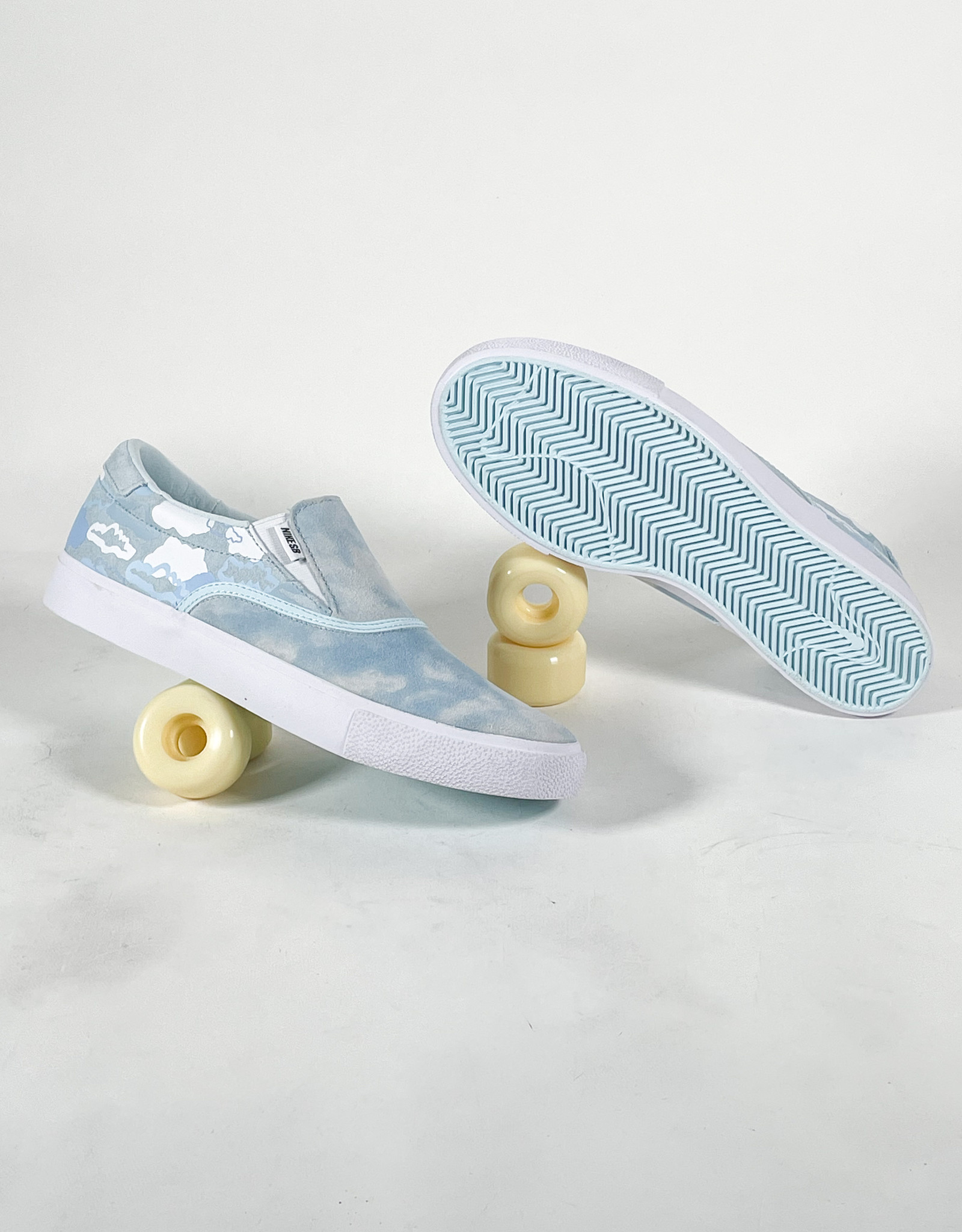 NIKE NIKE SB ZOOM VERONA SLIP X RAYSSA LEAL GLACIER BLUE/GLACIER  BLUE-GLACIER BLUE