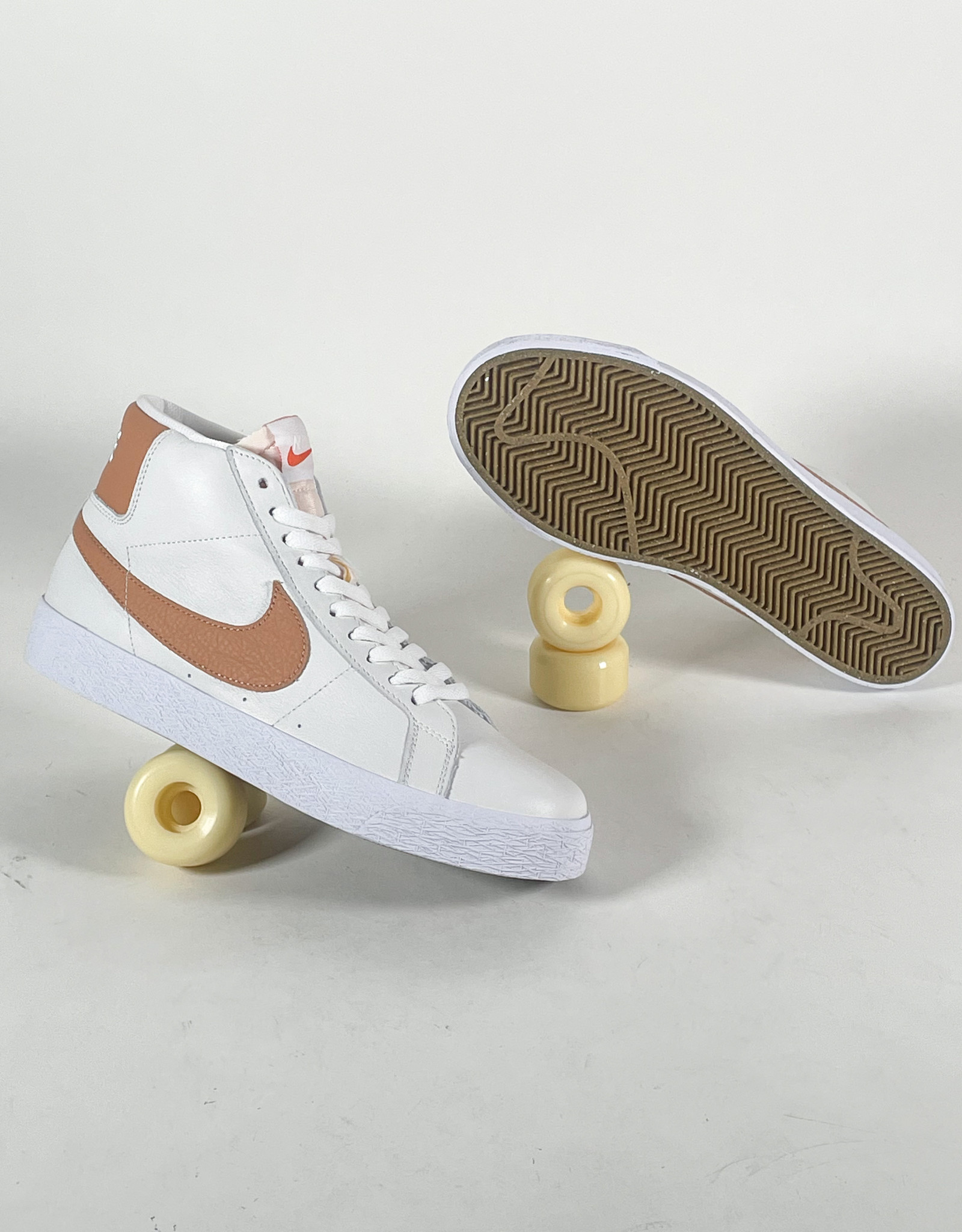 NIKE NIKE SB ZOOM BLAZER MID WHITE/LT COGNAC-WHITE-WHITE