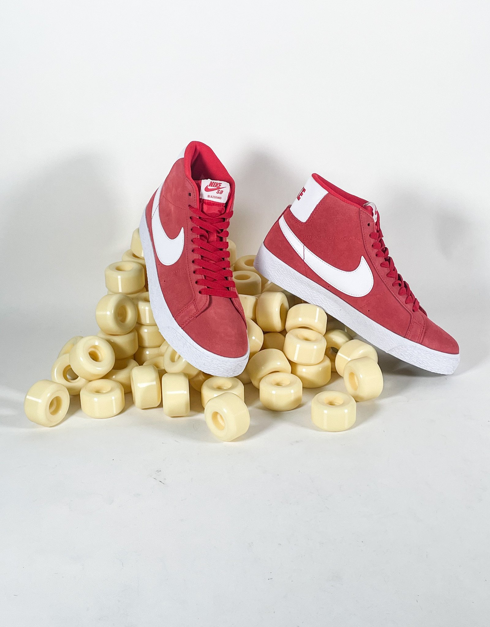 NIKE NIKE SB ZOOM BLAZER MID UNIVERSITY RED/WHITE-UNIVERSITY RED